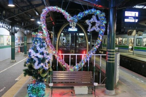 出町柳駅の 『LOVE な ベンチ！』 がクリスマス仕様に！
