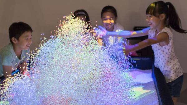 光と遊ぶ超体験型ミュージアム「魔法の美術館」開催決定!!