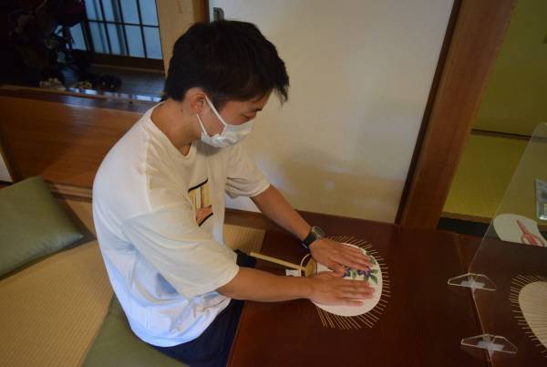 【定員に達したため受付終了いたしました】【六義園】江戸うちわづくりに挑戦！　7月22日開催