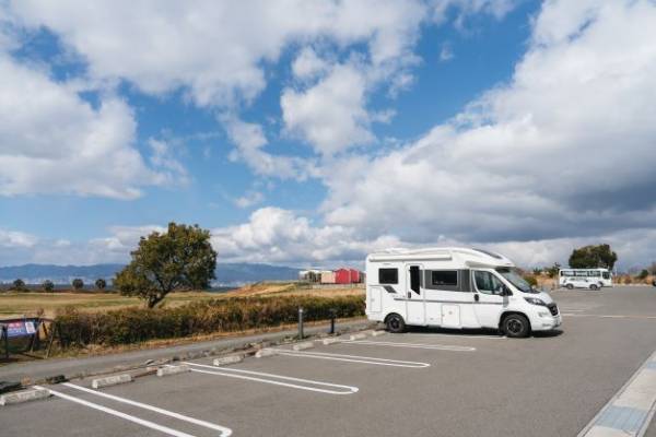 大阪ベイエリアに車中泊を楽しめるRVパーク誕生！キャンプ場と一体化して3月18日にオープン