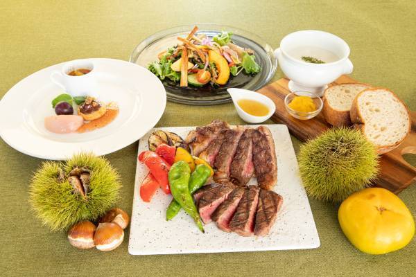 オーシャンテラス 秋限定メニュー11月1日（水）より提供　思わずため息がこぼれ幸せを感じる　“淡路牛のステーキ重”