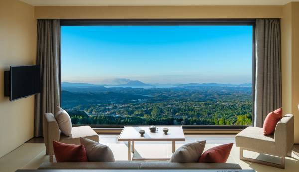 【星野リゾート】～温泉旅館「界」や、「街ナカ」ホテル「OMO」の宿泊と 航空券の一括予約プラン～温泉と街ナカを満喫できる「九州周遊旅」予約開始｜予約開始日：2023年4月18日／宿泊開始日：2023年4月25日