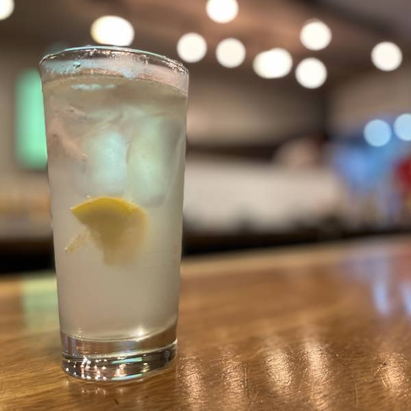 【ライブ感たっぷり】生搾りフルーツサワー専門店『つるつるいっぱい』が荻窪にオープン