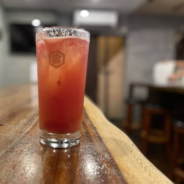 【ライブ感たっぷり】生搾りフルーツサワー専門店『つるつるいっぱい』が荻窪にオープン