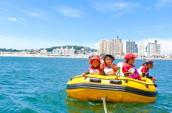 ちょっとヨットビーチマリーナ江ノ島【ヨット教室 無料説明会】楽しく遊び、学べる！幼児から大学生まで集まるちょっとヨットクラブにて新規生徒募集中！