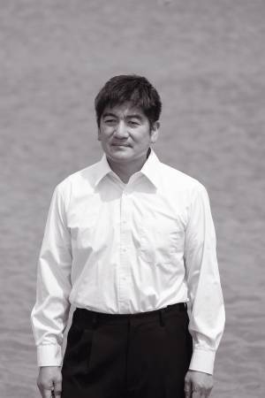 宮沢章夫の名作『砂の国の遠い声』を俳優 山崎一が主宰する劇壇ガルバが上演　カンフェティで先行チケット発売