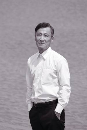 宮沢章夫の名作『砂の国の遠い声』を俳優 山崎一が主宰する劇壇ガルバが上演　カンフェティで先行チケット発売