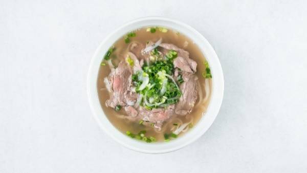 樟葉駅前広場活用第4回実証実験 異国のナイトマーケットを彷彿とさせる屋台グルメや雑貨が約40店舗揃います。「くずは夜市 ヨイノクチ」を開催