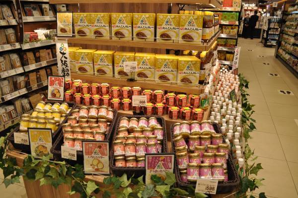 ライフ300店舗目となる「セントラルスクエアららぽーと門真店」がついにオープン！～対面販売やオリジナル商品が充実でお買い物の楽しさをお届け～