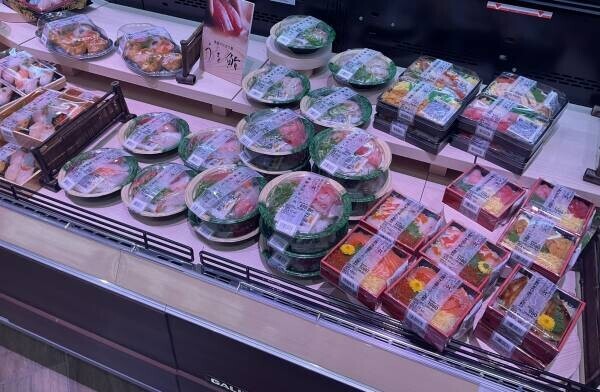 ライフ300店舗目となる「セントラルスクエアららぽーと門真店」がついにオープン！～対面販売やオリジナル商品が充実でお買い物の楽しさをお届け～