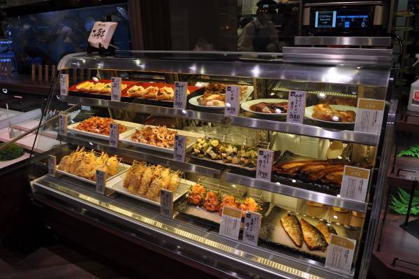 ライフ300店舗目となる「セントラルスクエアららぽーと門真店」がついにオープン！～対面販売やオリジナル商品が充実でお買い物の楽しさをお届け～