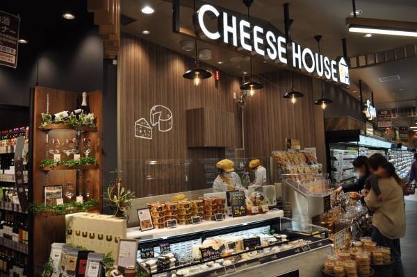 ライフ300店舗目となる「セントラルスクエアららぽーと門真店」がついにオープン！～対面販売やオリジナル商品が充実でお買い物の楽しさをお届け～