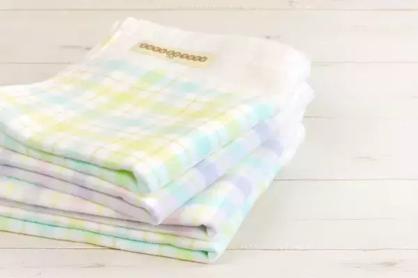 【新発売】幼稚園・保育園の「入園祝い」に。刺繍で名入れしたループ付きタオルを、渡しやすいギフトセットとして新発売。