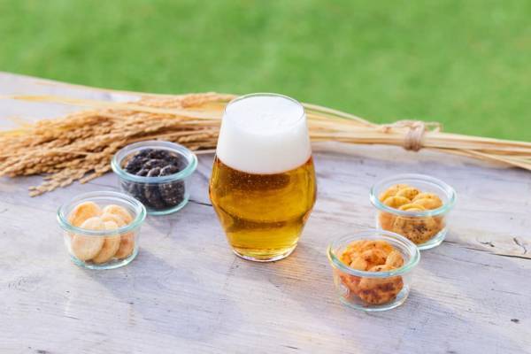 【リゾナーレ那須】日本の原風景・稲穂に囲まれた特別席でクラフトビールを楽しむ「田んぼビアガーデン」今年も開催 ～ビールとおせんべいで楽しむ至福のひととき～｜期間：2023年7月15日～8月31日