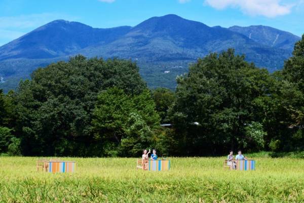 【リゾナーレ那須】日本の原風景・稲穂に囲まれた特別席でクラフトビールを楽しむ「田んぼビアガーデン」今年も開催 ～ビールとおせんべいで楽しむ至福のひととき～｜期間：2023年7月15日～8月31日