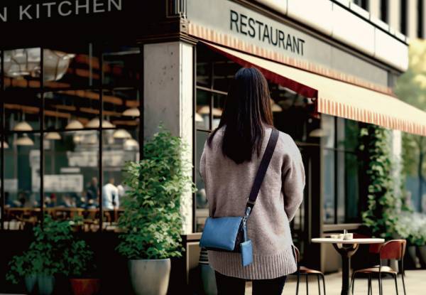 一級革職人が本気設計「持ちたいモノ」全てがこれ１つに！長く愛用できるポルタバッグ【...to®・HIVE】