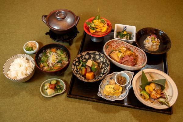 淡路島の豊かな食材が集まったシーサイドモール「Ladybird Road」「和食 京ばんざい」「洋食屋Donna」新作メニュー11月20日提供開始