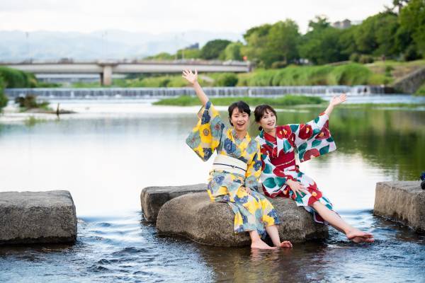 2023年夏祭りや花火大会は浴衣をレンタルして出かけよう！浴衣持ち帰り可能な新レンタルプランをご紹介。