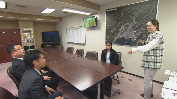 新企画「センセイ！そこんとこどーなん？」スタート 春香クリスティーンが、地方政治の「いま」を直撃