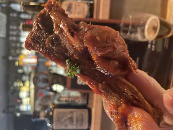 【土曜日が待ち遠しい！】スペアリブ専門店「土曜日のスペアリブ」が中目黒に3月25日オープン！