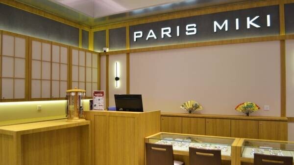 パリミキホールディングス、マレーシア西武百貨店内に「 PARIS MIKI SEIBU TRX店」 新店舗オープンのお知らせ