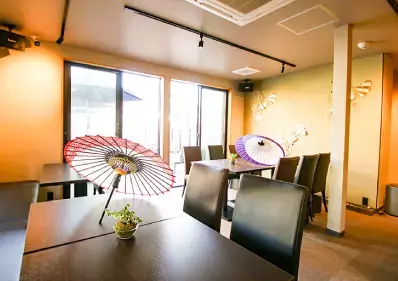 八王子市でダイニングバー「ブレスゲート」を営む 鏡智也氏への取材記事を 東京都企業立地相談センターホームページに12月5日公開