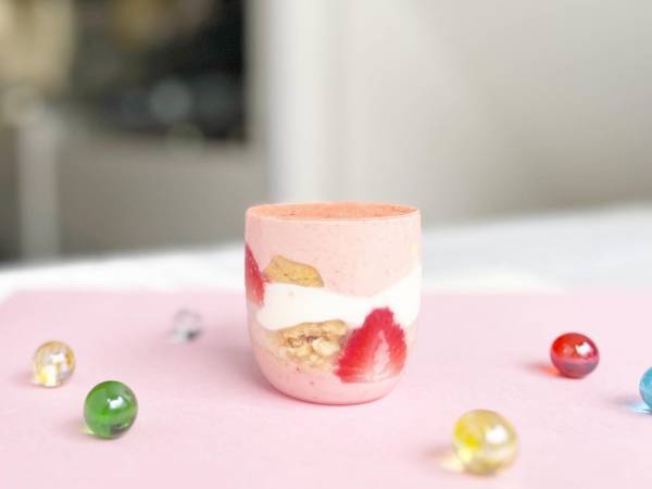 新幹線スイーツ「ロイヤル洛甘シュー＜ストロベリー＞＜プレーン＞＜抹茶＞」が８月２日より 新登場！ 【パティスリー洛甘舎】