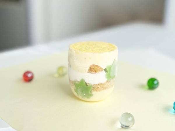 新幹線スイーツ「ロイヤル洛甘シュー＜ストロベリー＞＜プレーン＞＜抹茶＞」が８月２日より 新登場！ 【パティスリー洛甘舎】