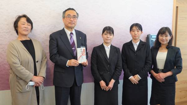 大阪国際大学「鹿野ちゃれっじ」鳥取市長からの感謝状の受領について宮本学長へご報告