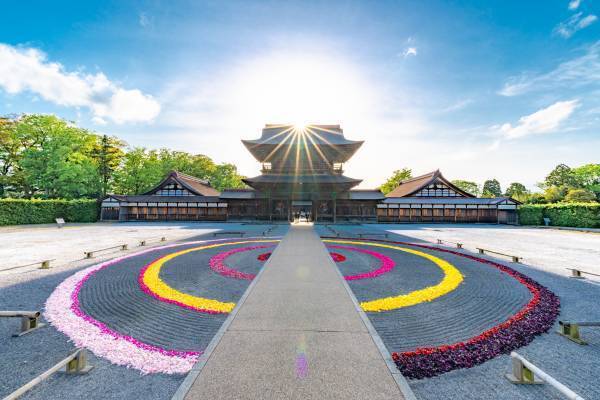 県内８カ所！30万輪のチューリップで描く『TOYAMA SMILE FLOWER CARPET 2023』今年も開催！