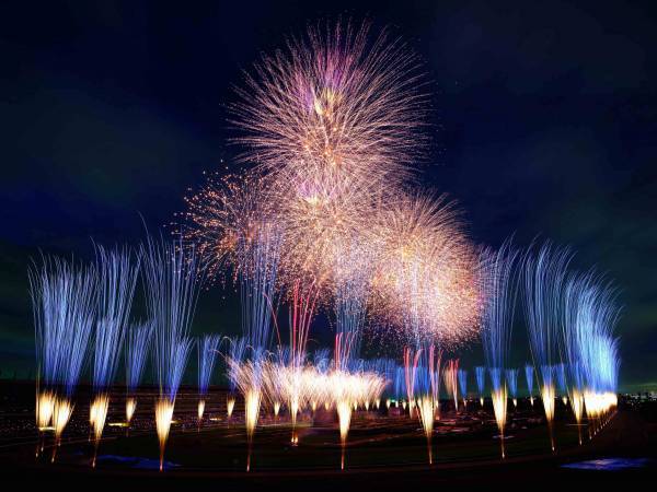 東京SUGOI花火2023 「Yuming 50th Anniversary 〜真夏の夜の夢〜」東京競馬場に集結“SUGOI”花火チーム発表！ 中嶌結希（花火テクニカル・ディレクター）からのコメント到着！ 明日から一般発売スタート、大好評につき座席エリア拡大！