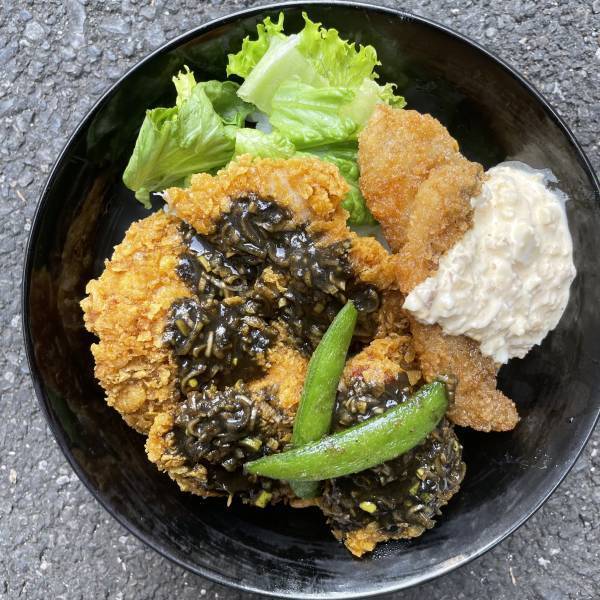 【レコード7000枚】大久保伝説のソウルバーに昼呑み丼「ロックオン」がオープン！