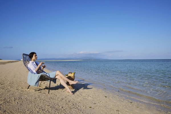 【星のや竹富島】早朝の静かな海での浮遊浴や食事、スパで安らぎの時間を過ごす「海（イン）ぬククルムチ」を提供 ～珊瑚礁の海で深く癒される夏の朝活～｜期間：2023年7月1日～9月30日
