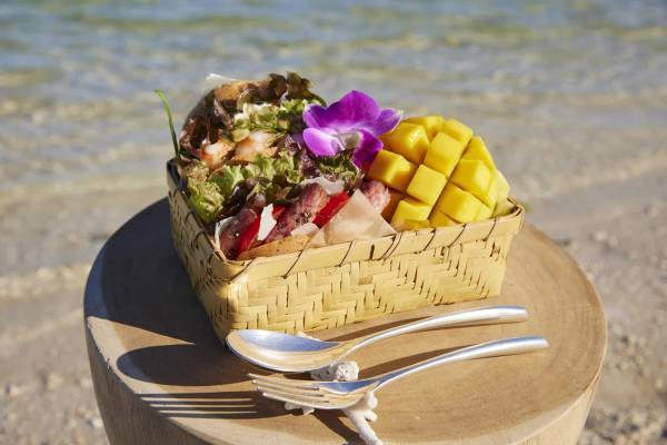 【星のや竹富島】早朝の静かな海での浮遊浴や食事、スパで安らぎの時間を過ごす「海（イン）ぬククルムチ」を提供 ～珊瑚礁の海で深く癒される夏の朝活～｜期間：2023年7月1日～9月30日