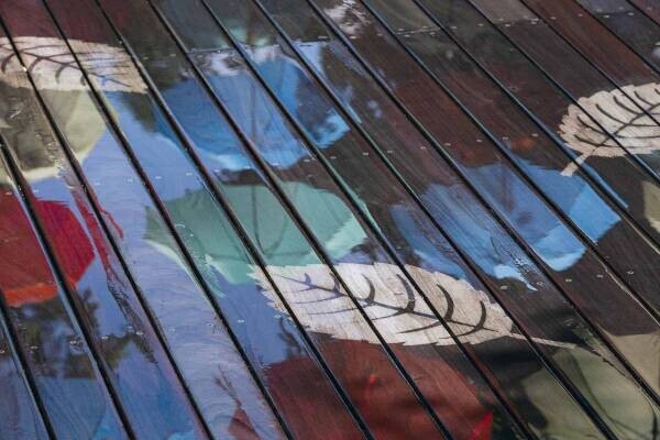 【軽井沢星野エリア】梅雨の時期に空を見上げたくなるイベント「軽井沢アンブレラスカイ 2023」を開催～ライトアップされた「傘のアーケード」にシャボン玉 ＆ 装飾に使用した傘をリサイクルする取り組みを開始～ 期間：2023 年6月2日～7月9日