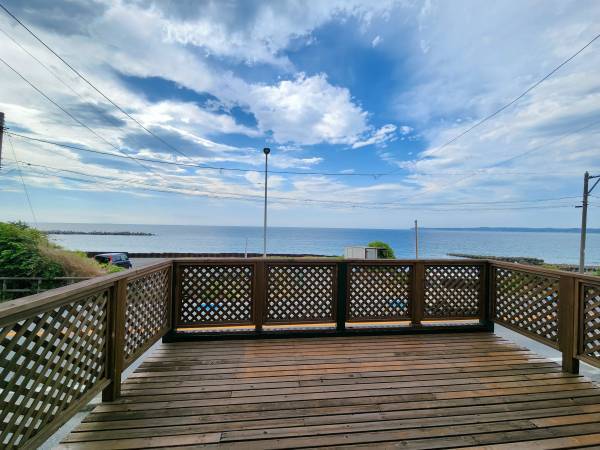 ウインドサーフィンの聖地に佇む、絶景オーシャンビュー貸別荘 「スイートヴィラ オーシャンフロント三浦海岸」が10月6日開業