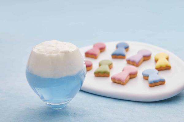 【リゾナーレ八ヶ岳】1,500個の「ふれふれ坊主」が雨空をカラフルに彩る「八ヶ岳ふれふれスカイ」開催 ～雨空をイメージしたソーダや8色のふれふれ坊主クッキーも登場～ 期間：2023年6月3日～7月9日