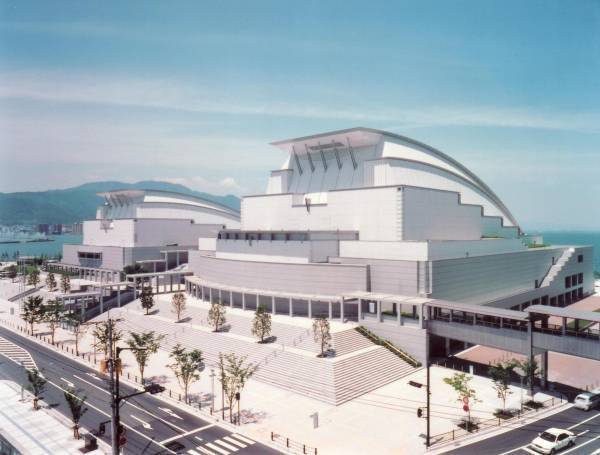 ～ 琵琶湖汽船×びわ湖ホール×叶 匠壽庵 コラボ企画 ～ 「ビアンカ アフタヌーンティークルーズ」 運航日：2023年10月22日（日）