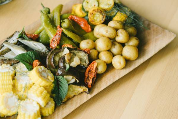 【薪窯焼き本格派ピッツァ】秋シーズンのスペシャルピッツァが登場。京都府京丹後市「HOTEL＆湖邸 艸花 -SOKA-」