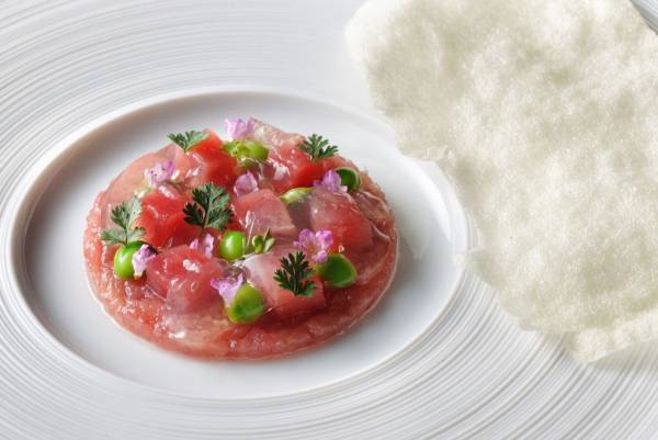 【奥入瀬渓流ホテル】フレンチレストラン「Sonore(ソノール)」春限定メニューを提供 ～アスパラガスや鮪など青森の春を代表する味覚を味わう特別な食体験～ ｜期間：2023年4月14日～7月11日