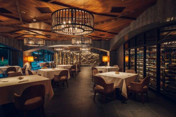 【奥入瀬渓流ホテル】フレンチレストラン「Sonore(ソノール)」春限定メニューを提供 ～アスパラガスや鮪など青森の春を代表する味覚を味わう特別な食体験～ ｜期間：2023年4月14日～7月11日