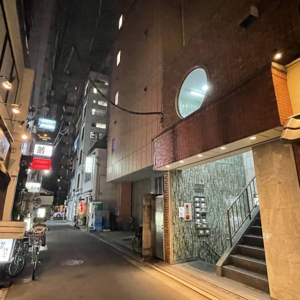 湯島【現役美大生】「れー店長」が武装茶屋「百姫夜行」をオープン