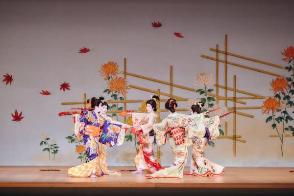 一見お断りの花柳界が年に一度扉を開く　大正14年から続く『東をどり』第九十八回が新橋演舞場で上演決定　カンフェティでチケット発売