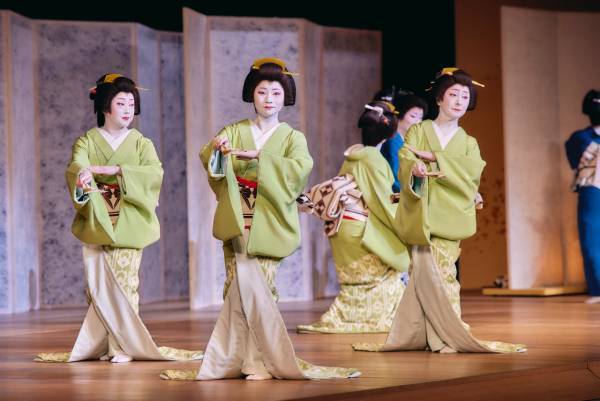 一見お断りの花柳界が年に一度扉を開く　大正14年から続く『東をどり』第九十八回が新橋演舞場で上演決定　カンフェティでチケット発売