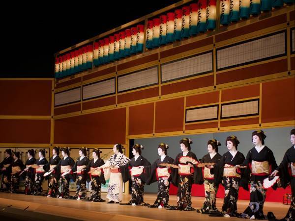 一見お断りの花柳界が年に一度扉を開く　大正14年から続く『東をどり』第九十八回が新橋演舞場で上演決定　カンフェティでチケット発売