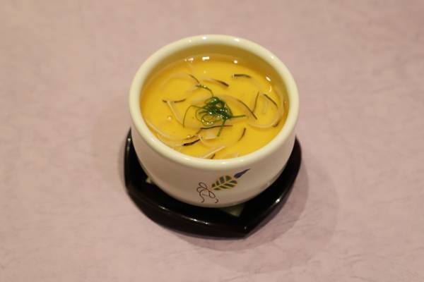 【西明石ホテルキャッスルプラザ】兵庫県明石市の日本料理店「赤石」、秋冬の極上ふぐを贅沢に味わう「ふぐ釜めし御膳」を提供