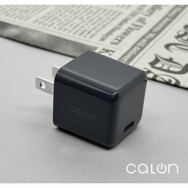 生活を彩る、かろやか・カラフル・コンパクトなスマホアクセ「calonシリーズ」の小型充電器を発売！