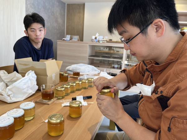 苦難乗り越え、次世代担う福島県の若手養蜂家 ハニーハンターも絶賛　フレッシュで高品質なあかしあ蜂蜜が新登場