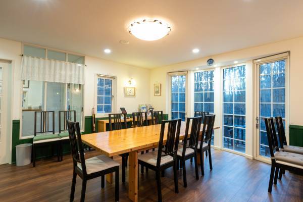 フルリノベーション・充実設備の6LDKデザイナーズハウス貸別荘「スイートヴィラ 清里森テラス 美雲」が3/19開業＜リソル不動産＞