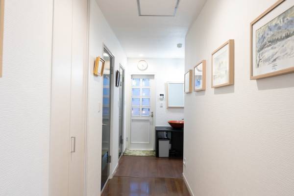 フルリノベーション・充実設備の6LDKデザイナーズハウス貸別荘「スイートヴィラ 清里森テラス 美雲」が3/19開業＜リソル不動産＞